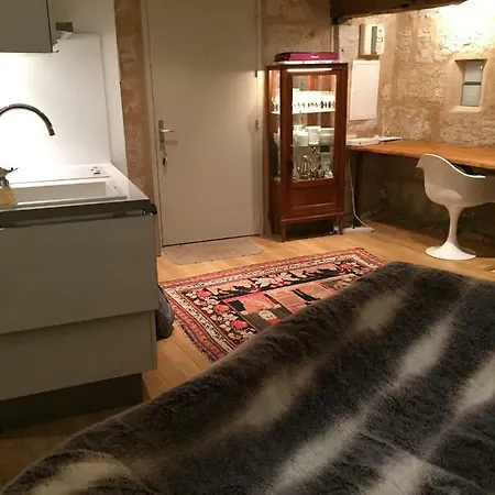 Bijou In Apartment