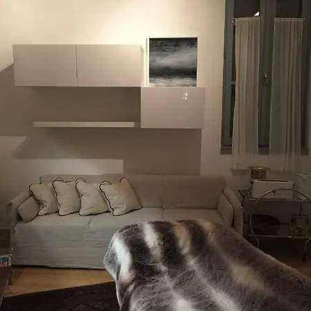 Bijou In Apartment
