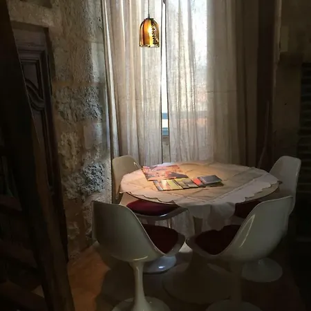 Bijou In Apartment *